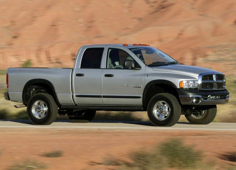  Dodge Ram Power Wagon Quad Cab 2005 года  (фото 38 из 61)